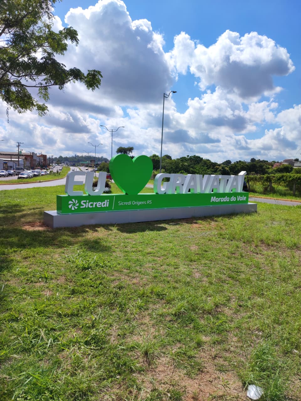 Letras monumento Eu Amo Gravataí patrocinadas pela Sicredi